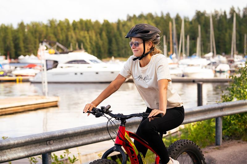 hcr-saimaa-fatbike-nainen-6000x4000-2-1.jpg