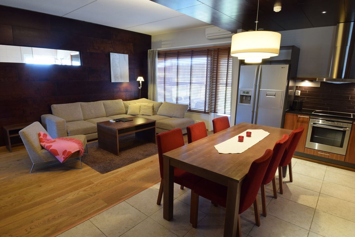 tahko-standard-suite-olohuone.jpg