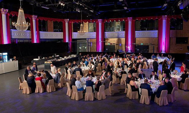 Juhlat surun ammattilaisille